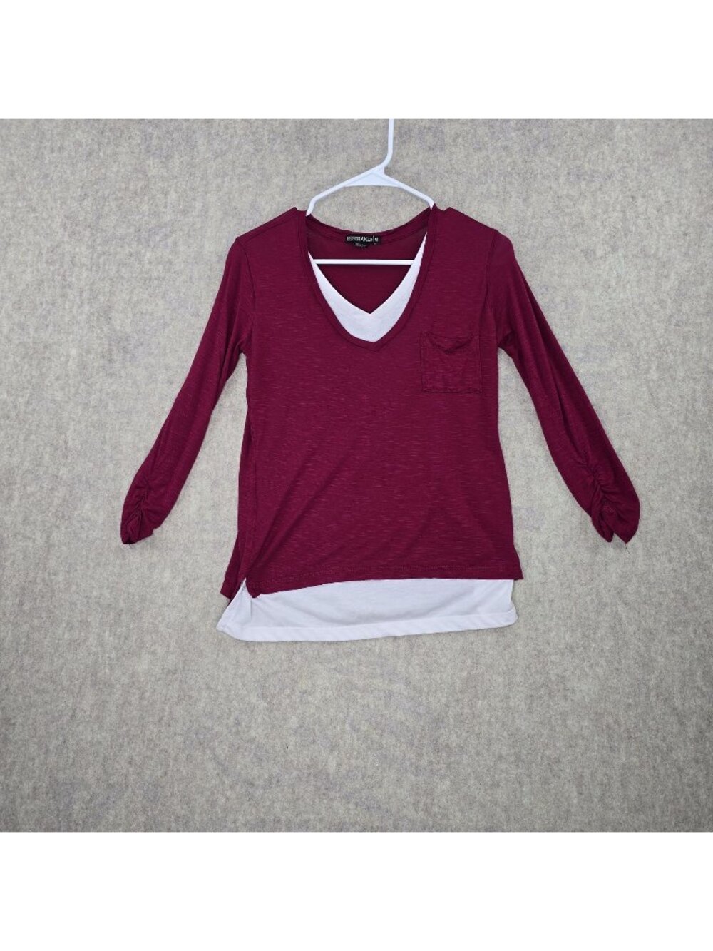 Esperanza Women’s Long Sleeve V-Neck Pocket Top Burgundy & White Medium